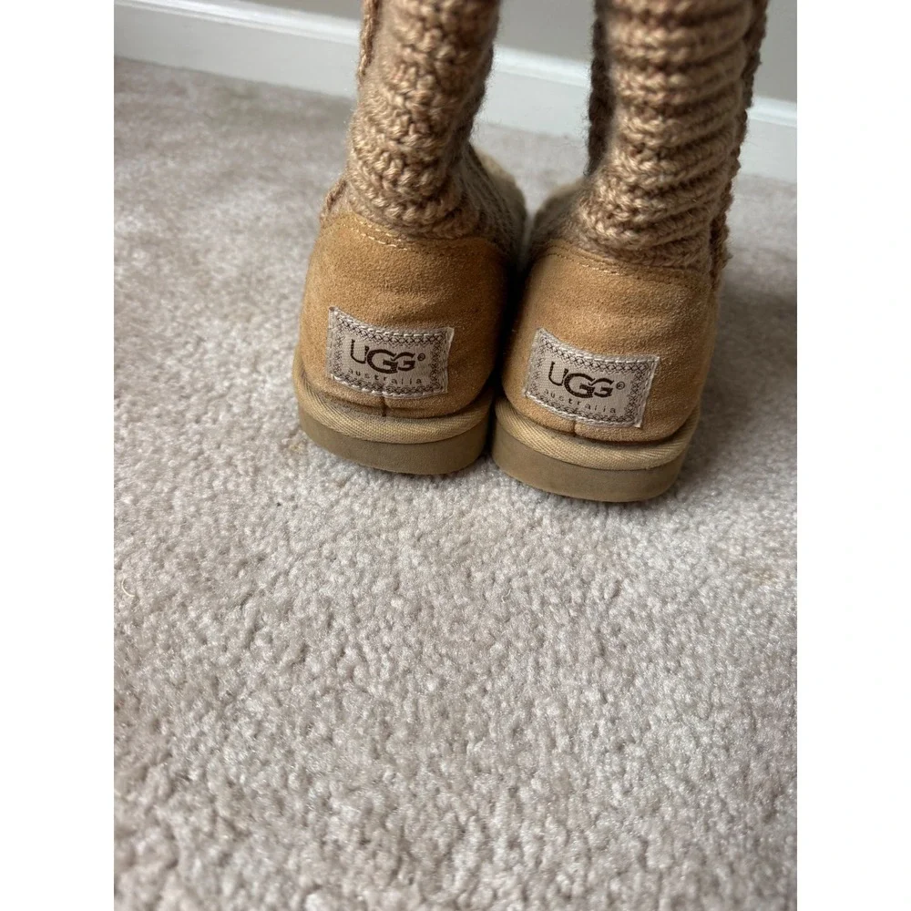 UGG Classic Cardy Boots Knit 3-Button Tan Size 8